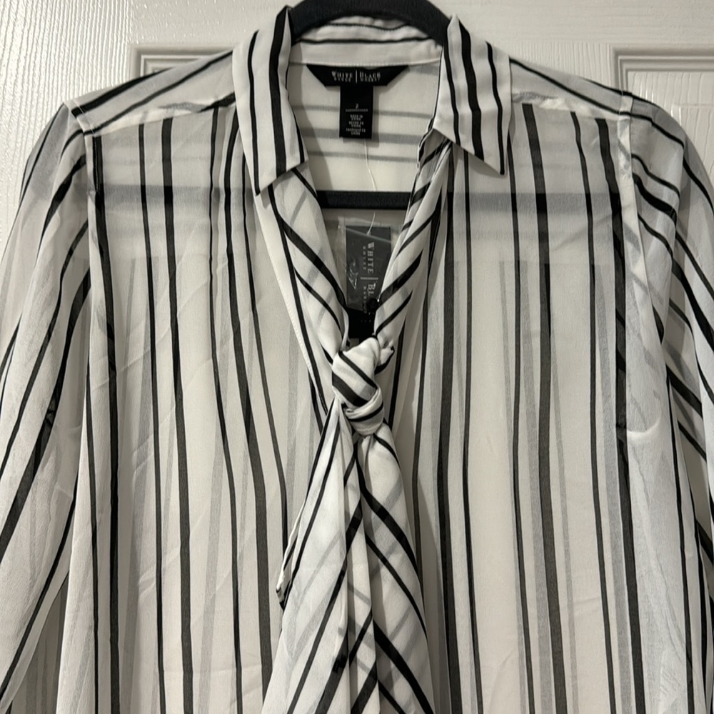 White House black market Monochrome Striped Blouse size 2- one xs - Picture 5 of 11